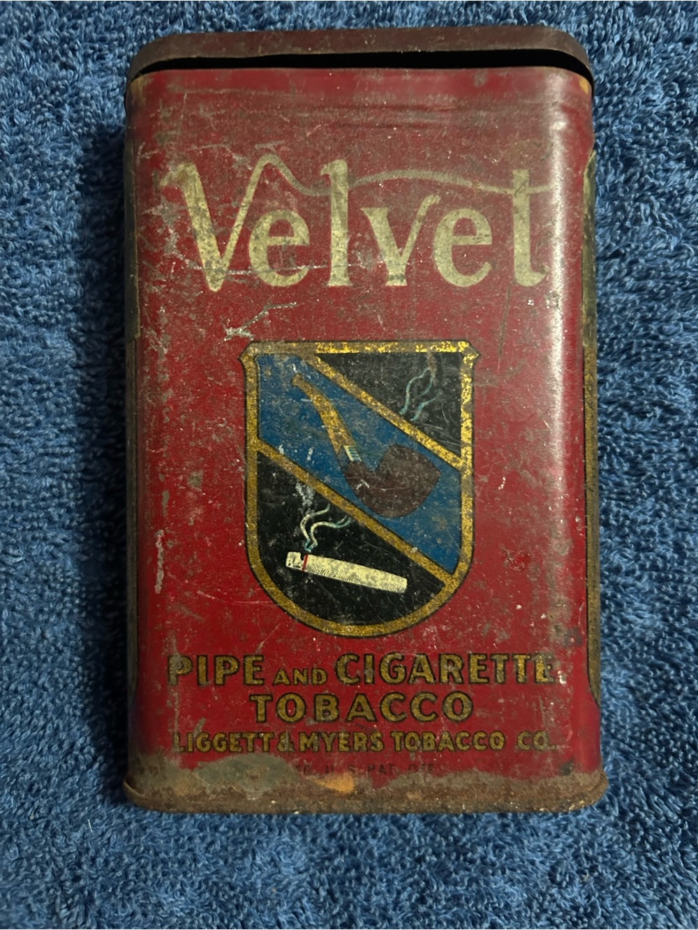 Velvet Red Tobacco Tin with Crest Artwork